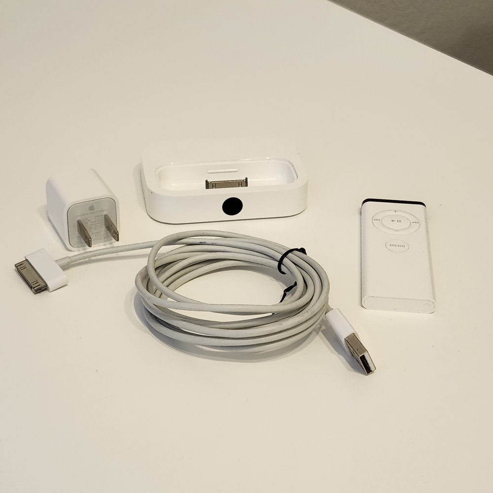 Apple iPod Universal Dock A1153 Remote A1156 30-Pin Cable Charger Tested Works